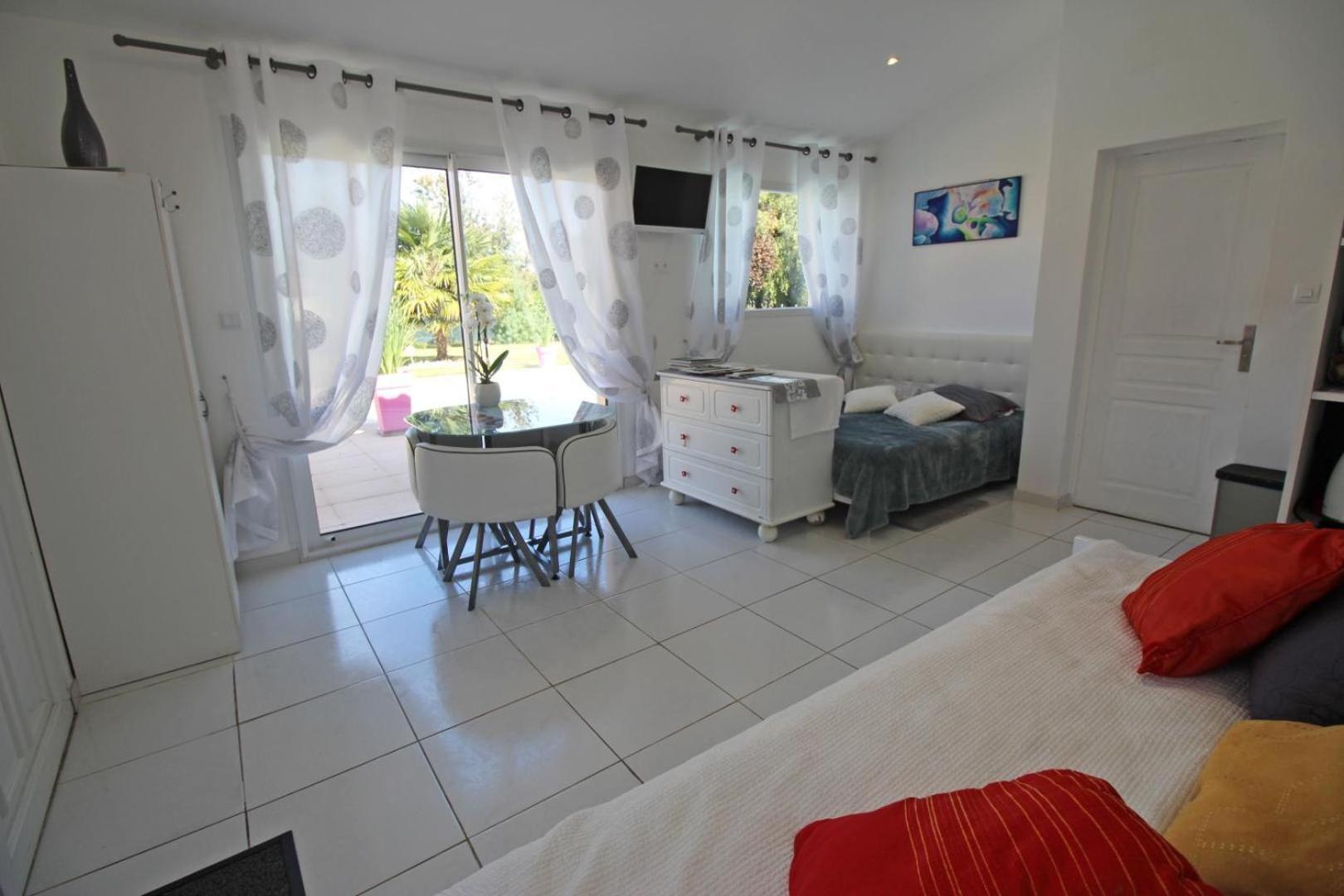Bed and Breakfast Les Carpes A Limoges Exterior foto